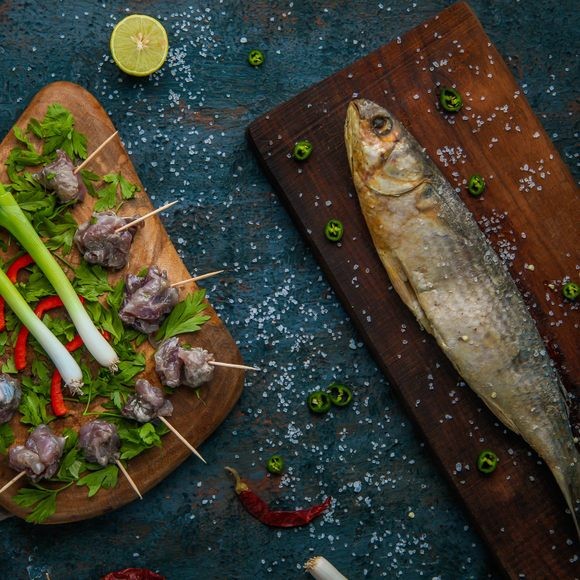 Al Fouad Whole Egyptian Fesekh (Salted Fish) (2 Fishes) فسيخ الفؤاد